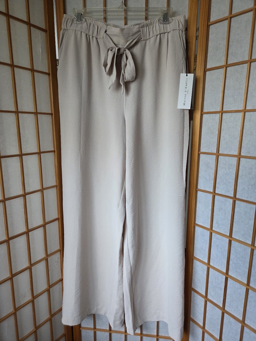 NWT WOMENS MAISON D'AMELIE LIGHT GRAY PRESSED POLYESTER BELTED PANTS MEDIUM